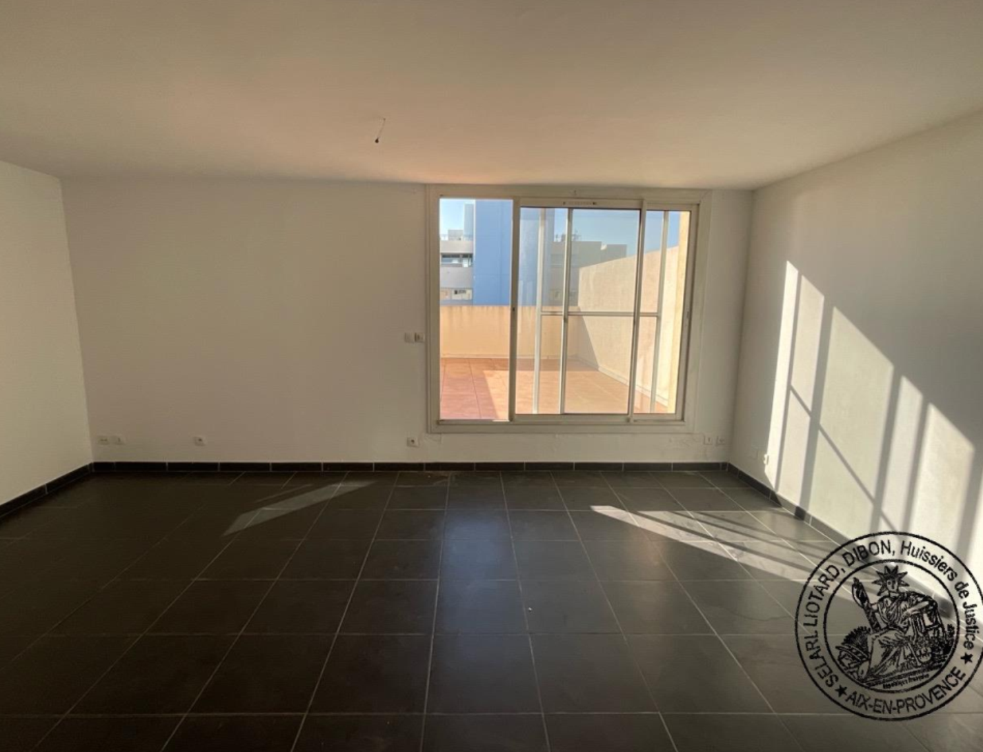 Vente aux enchères Fos Sur Mer - 4 rue René Cassin   - un appartement - 08 septembre2025 -
